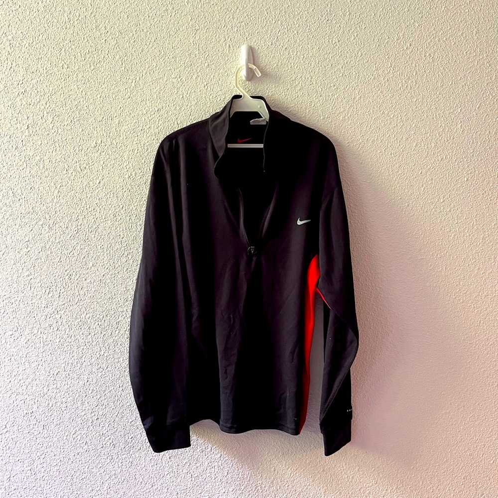 Nike Dri Fit Long sleeve pullover